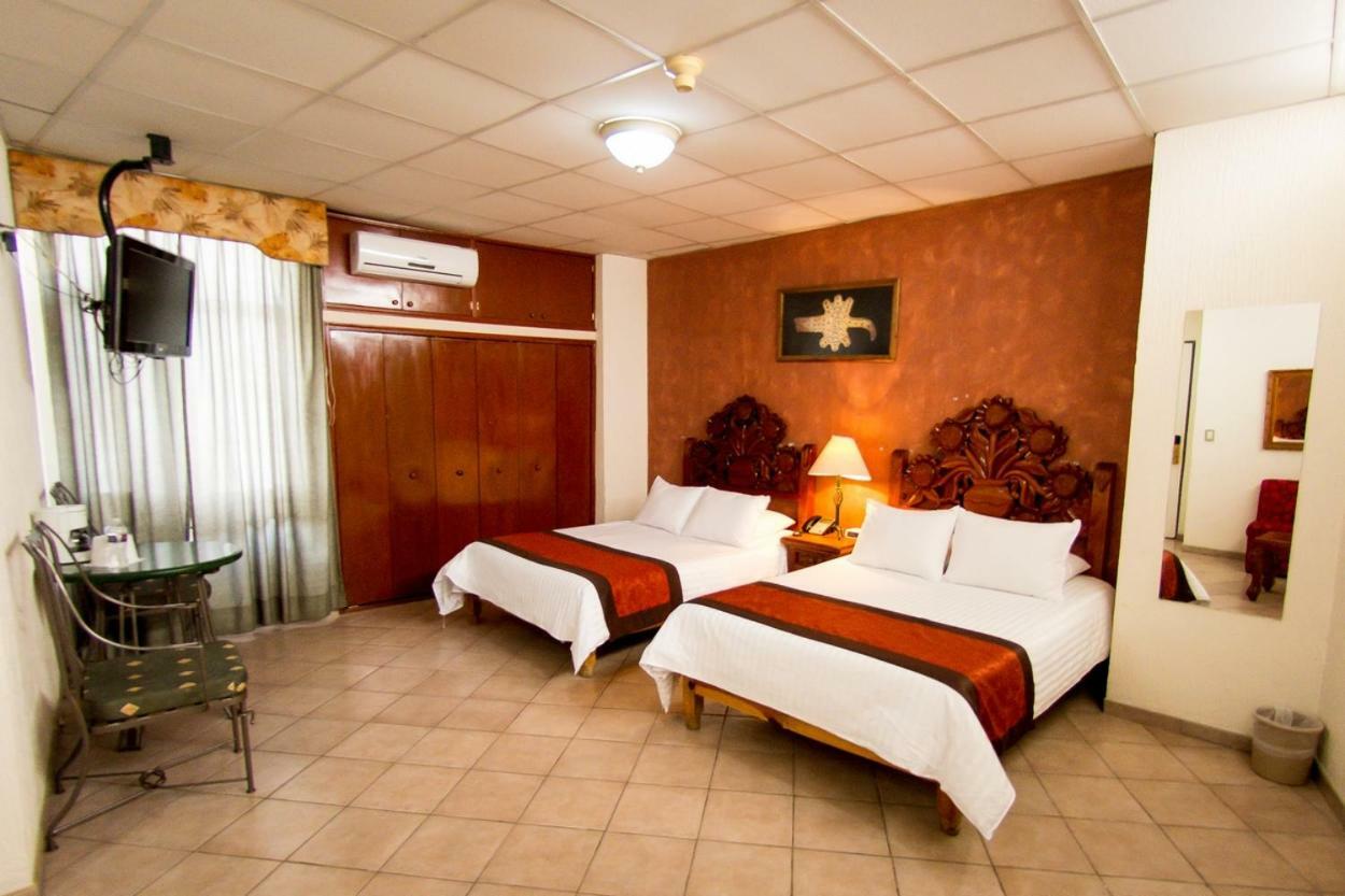 Hotel Real Azteca Boulevard เลออน ภายนอก รูปภาพ